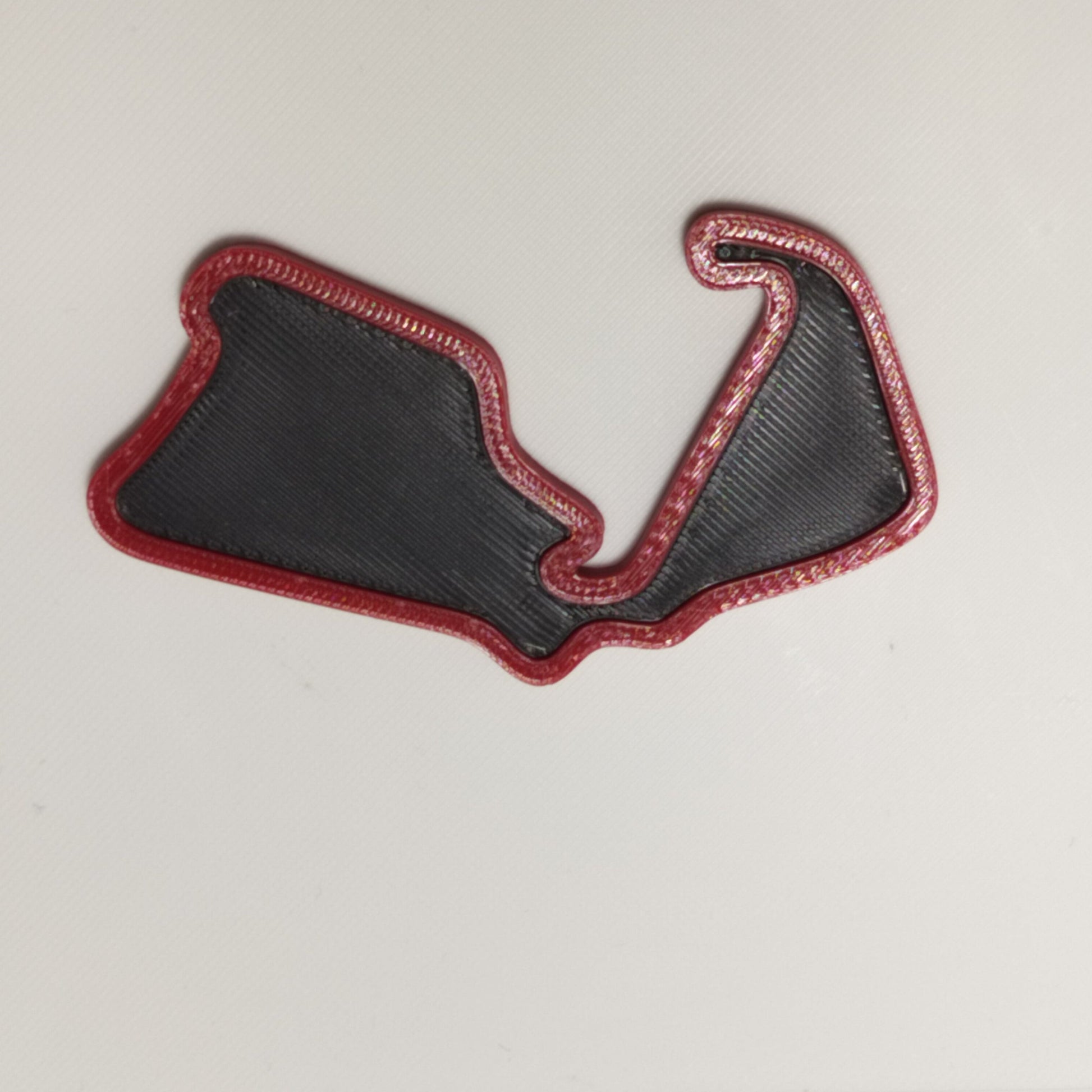 Silverstone_Magnet_Red_Black